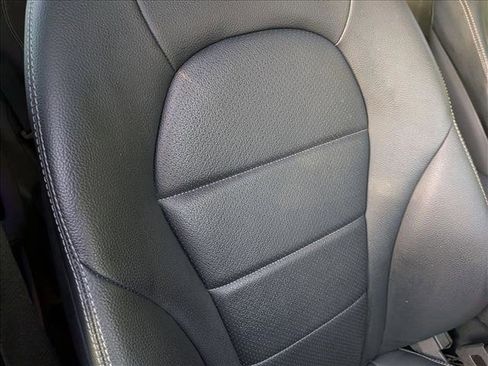 Used 2022 Mercedes-Benz GLC 300 4MATIC w/ Premium Package Lite image 19