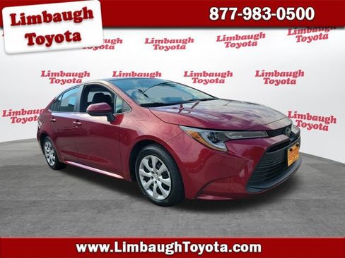 Used 2025 Toyota Corolla LE FWD image 1