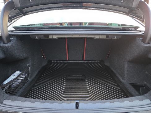 Used 2025 BMW 330i xDrive Sedan w/ M Sport Package image 28