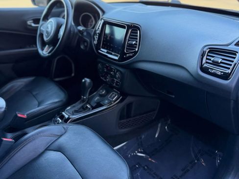 Used 2018 Jeep Compass Limited w/ Navigation Group image 16