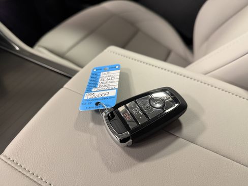 New 2026 Lincoln Nautilus Premier image 17