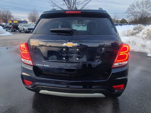 Used 2022 Chevrolet Trax LT w/ LT Convenience Package image 4