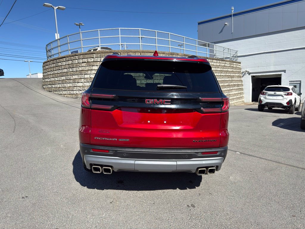 Used 2025 GMC Acadia Elevation w/ Elevation Premium Package AWD/4WD image 7