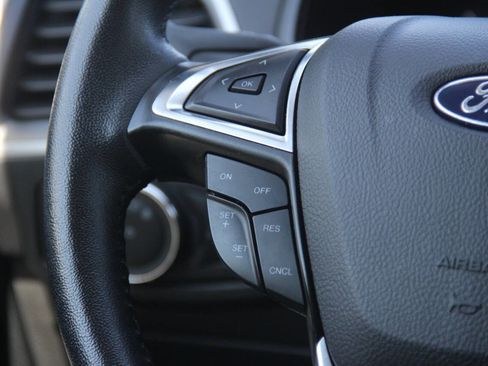 Used 2023 Ford Edge SEL image 19