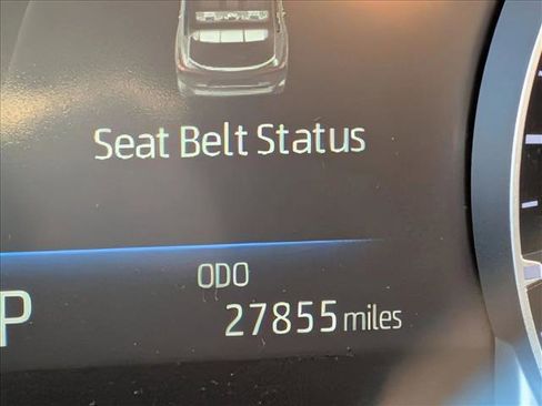 Used 2023 Toyota Highlander XLE image 9