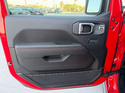 New 2026 Jeep Gladiator Rubicon AWD/4WD image 13