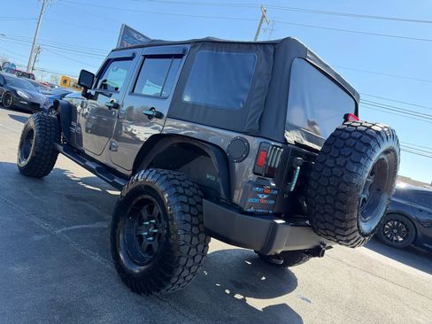 Used 2018 Jeep Wrangler Unlimited Sport S AWD/4WD image 49