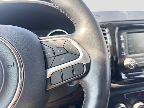 Used 2018 Jeep Compass Latitude AWD/4WD image 15