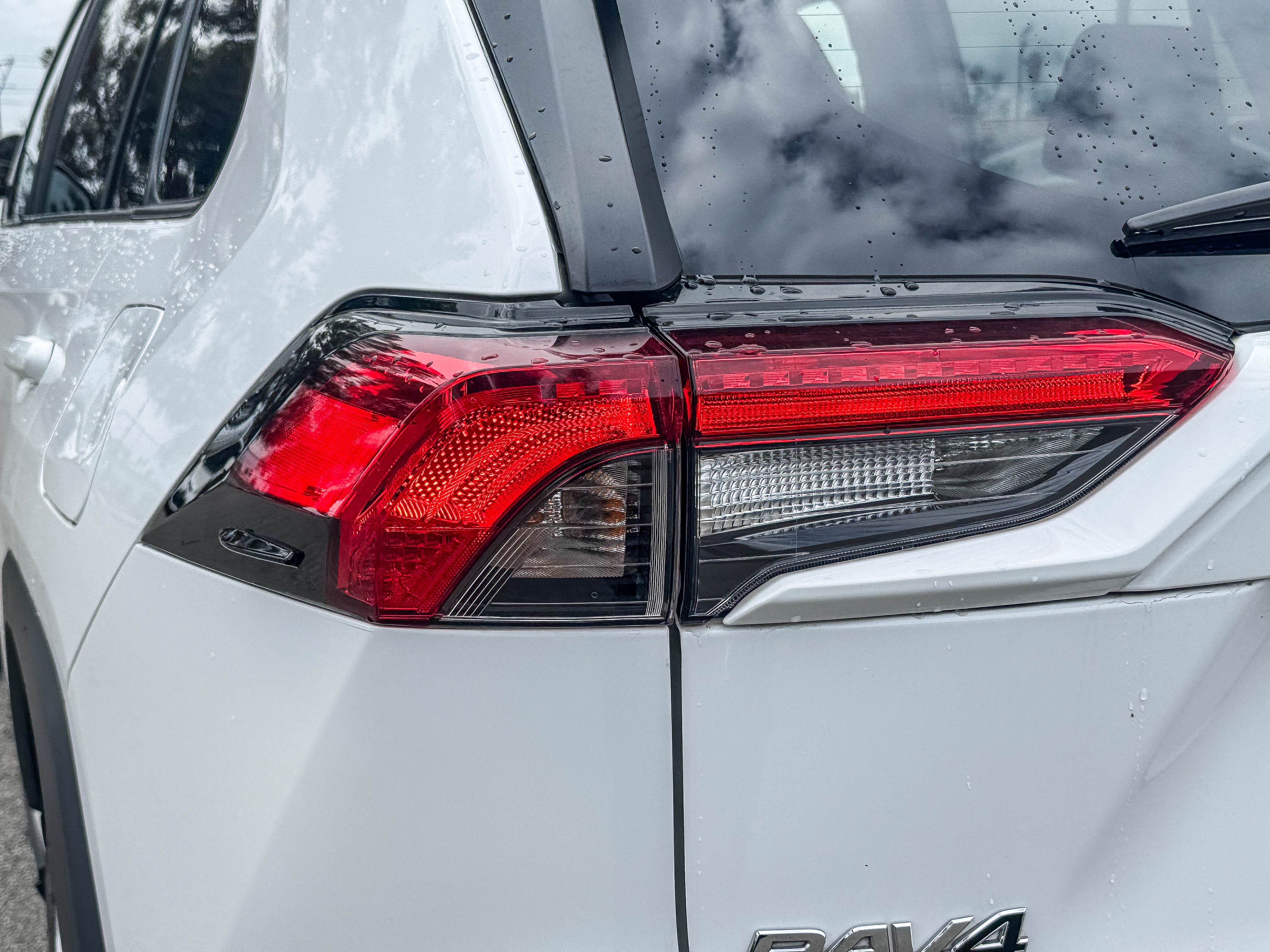 Used 2025 Toyota RAV4 LE AWD/4WD image 9