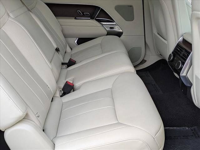 Certified 2025 Land Rover Range Rover Long Wheelbase SE AWD/4WD image 22