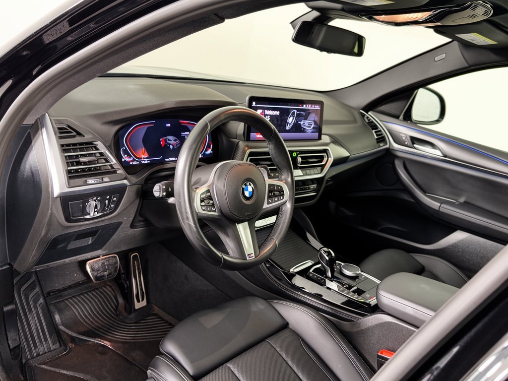 Used 2024 BMW X4 xDrive30i w/ M Sport Package AWD/4WD image 4