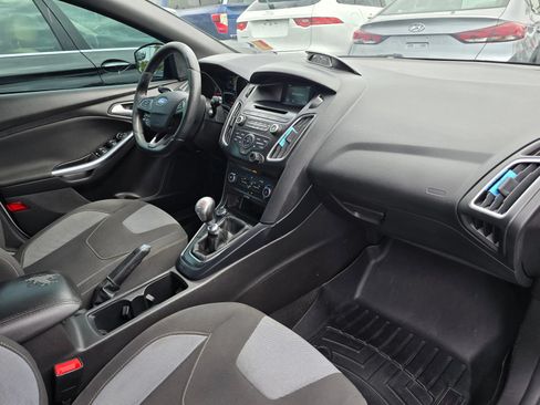Used 2017 Ford Focus ST FWD image 7