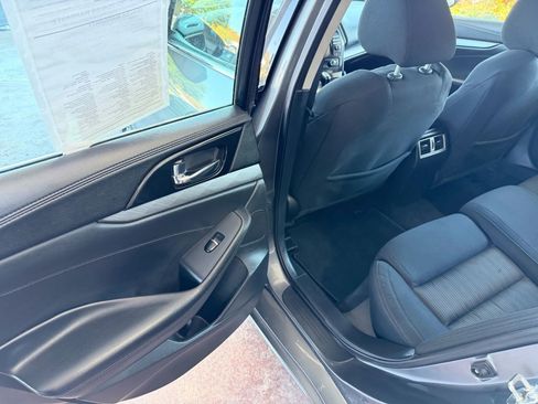 Used 2018 Nissan Maxima 3.5 S image 12