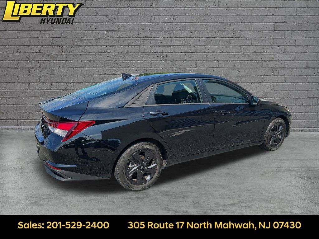 Certified 2022 Hyundai Elantra SEL w/ Convenience Package FWD image 6
