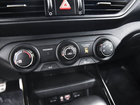 Used 2021 Kia Forte GT-Line image 21