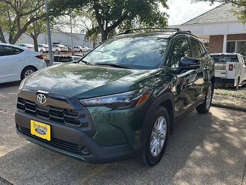 Used 2026 Toyota Corolla Cross LE image 4