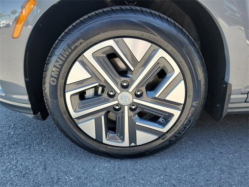 Used 2023 Hyundai Kona SE w/ Cargo Package image 31