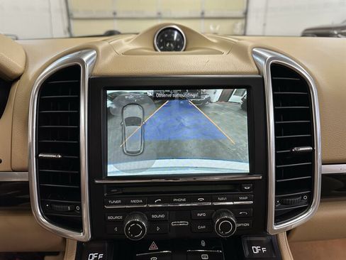 Used 2013 Porsche Cayenne Diesel AWD/4WD image 22
