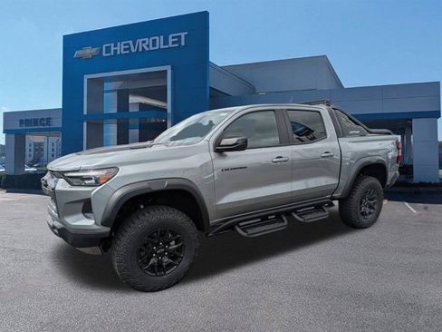 New 2025 Chevrolet Colorado ZR2 w/ Midnight Edition AWD/4WD image 8