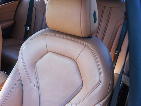 Used 2019 BMW 540i image 25