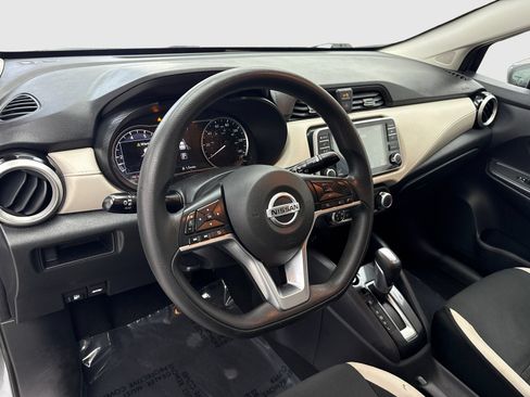 Used 2021 Nissan Versa SV FWD image 18
