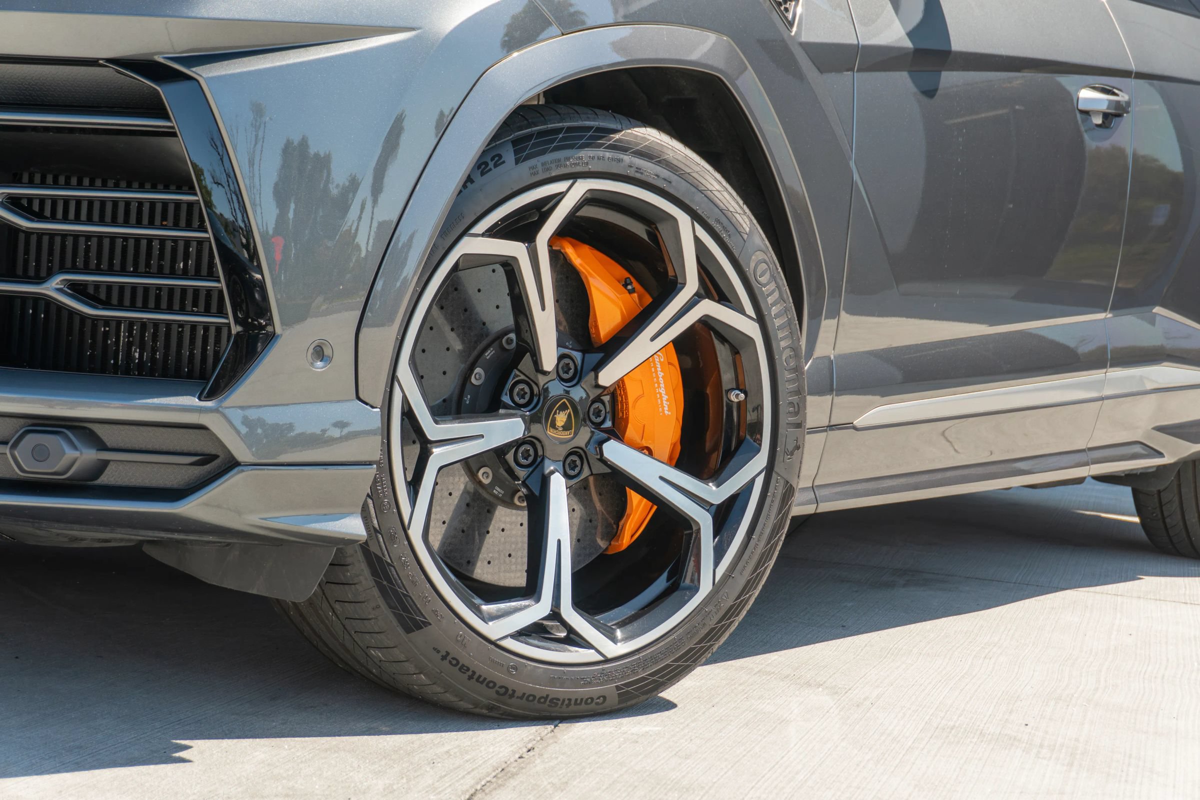 Used 2019 Lamborghini Urus AWD/4WD image 25