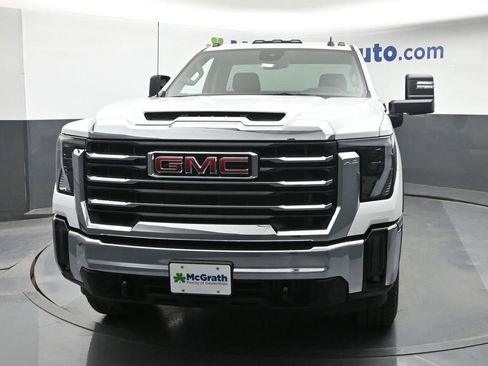 New 2026 GMC Sierra 2500 SLE image 5