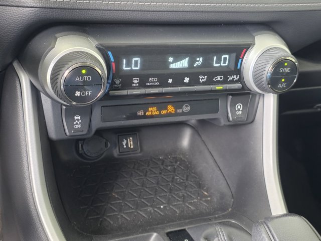 Used 2023 Toyota RAV4 XLE w/ Convenience Package FWD image 20