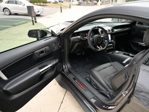 Used 2022 Ford Mustang Shelby GT500 w/ Technology Package image 15