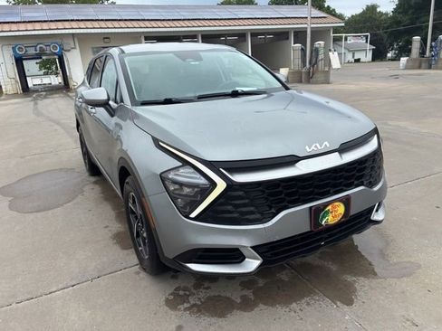 Used 2023 Kia Sportage LX FWD image 5
