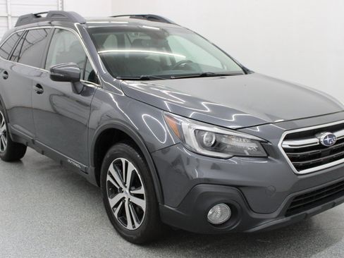 Used 2018 Subaru Outback 3.6R Limited AWD/4WD image 4