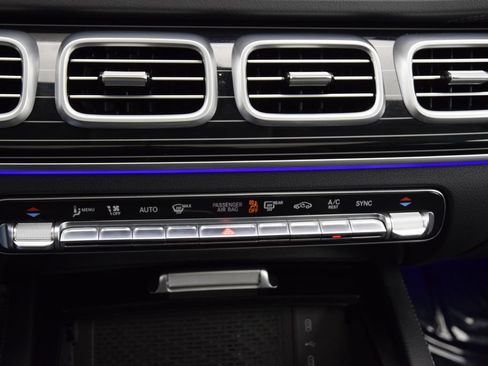 Used 2026 Mercedes-Benz GLS 450 4MATIC image 32