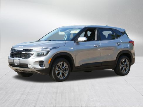 Certified 2024 Kia Seltos LX AWD/4WD image 3