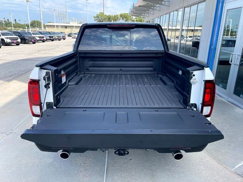 Certified 2026 Honda Ridgeline Black Edition image 9