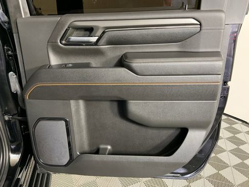 Used 2024 GMC Sierra 2500 AT4 w/ AT4 Premium Plus Package image 12