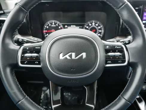 Certified 2023 Kia Sorento S w/ Panoramic Sunroof Package image 25