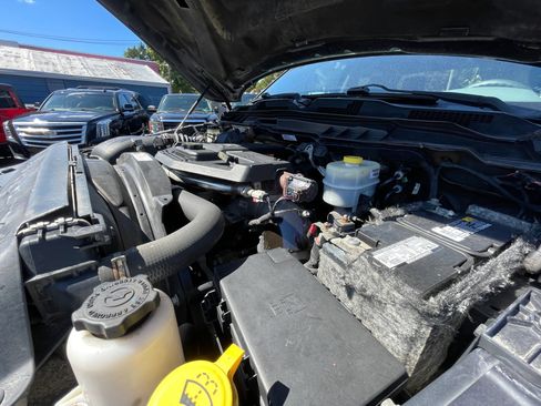 Used 2016 RAM 2500 Tradesman w/ Chrome Appearance Group AWD/4WD image 28