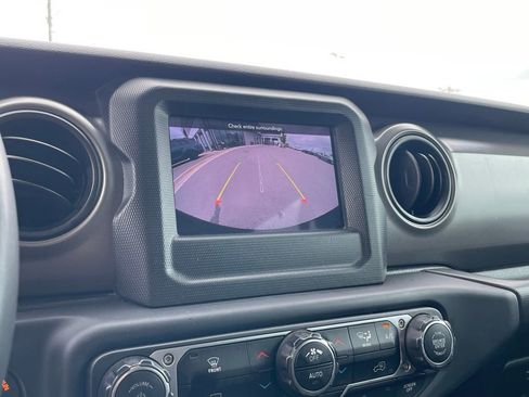 Used 2023 Jeep Wrangler Unlimited AWD/4WD image 16