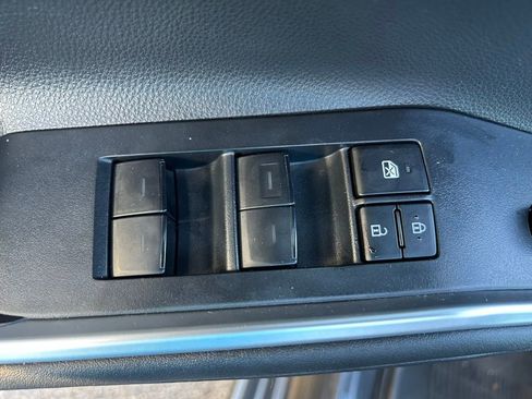 Certified 2023 Toyota Highlander XLE image 31