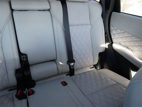 Used 2025 Mitsubishi Outlander SEL image 15