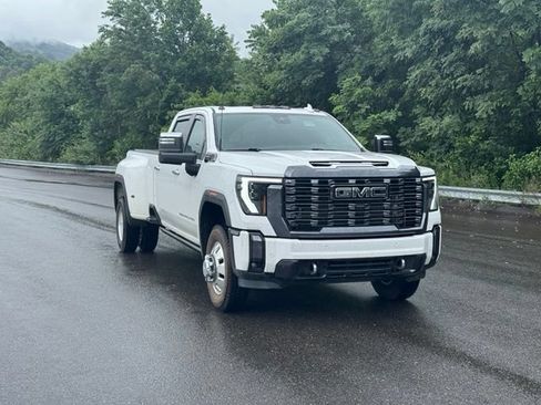 Used 2024 GMC Sierra 3500 Denali Ultimate AWD/4WD image 25