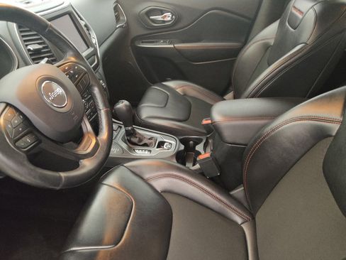 Used 2020 Jeep Cherokee Trailhawk w/ Cold Weather Group image 17