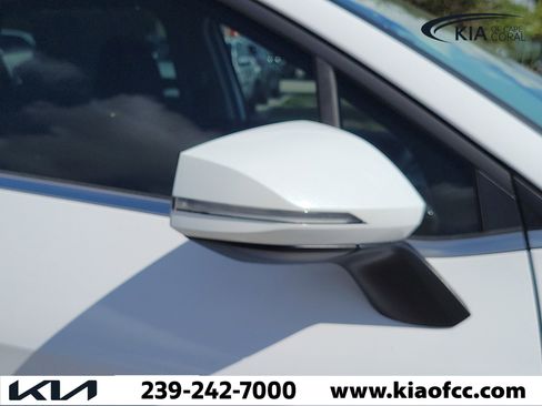New 2026 Kia Sportage LX w/ LX Convenience Package FWD image 8