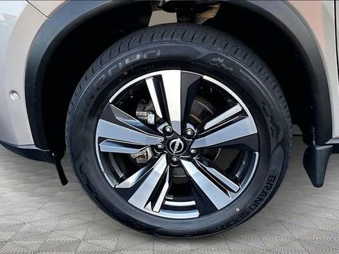 Used 2022 Nissan Rogue Platinum w/ Head-Up Display Package image 22