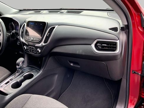 Used 2024 Chevrolet Equinox LT FWD image 16
