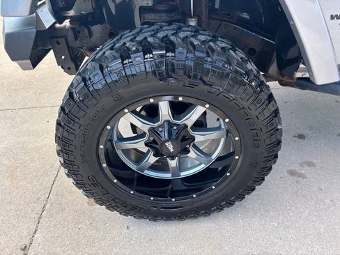 Used 2015 Jeep Wrangler Unlimited Sport AWD/4WD image 23