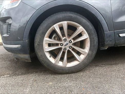 Used 2018 Ford Explorer Limited w/ Equipment Group 301A image 4