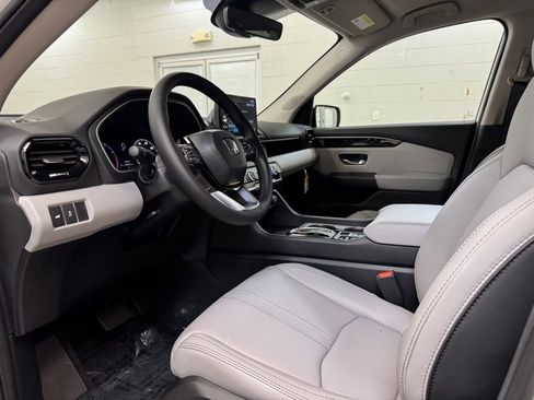New 2025 Honda Pilot EX-L image 13