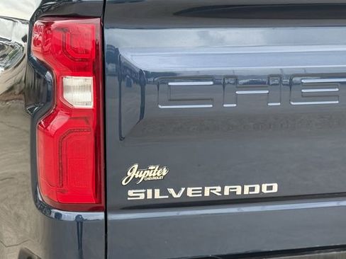 Used 2021 Chevrolet Silverado 1500 RST w/ Z71 Off-Road Package AWD/4WD image 7