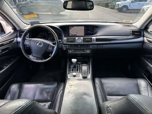 Used 2015 Lexus LS 460 AWD image 8